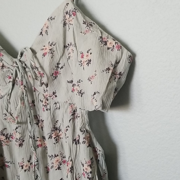 American eagle Gauze Girly green floral convertible tank medium - Picture 3 of 7